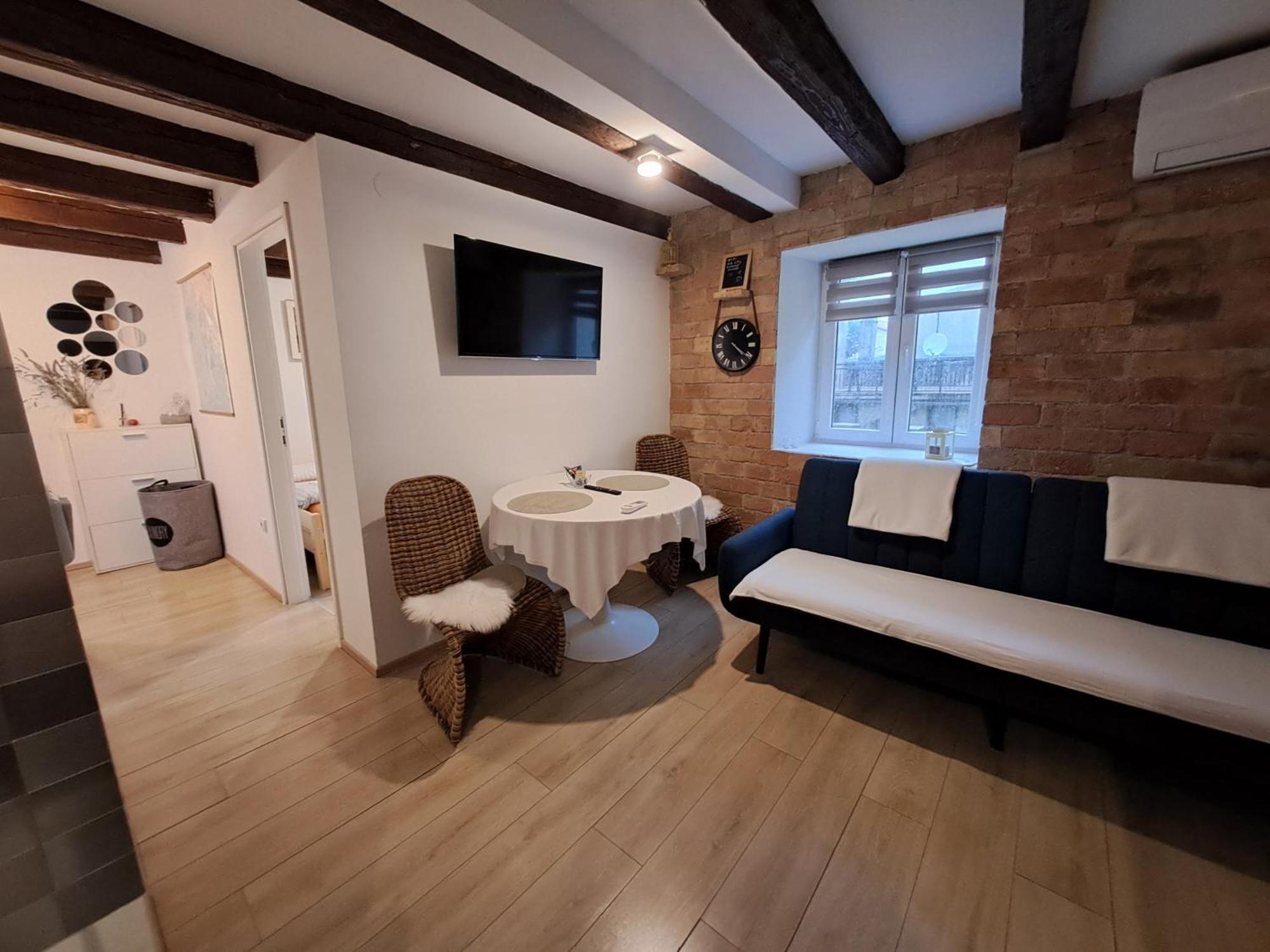 Old Apartma